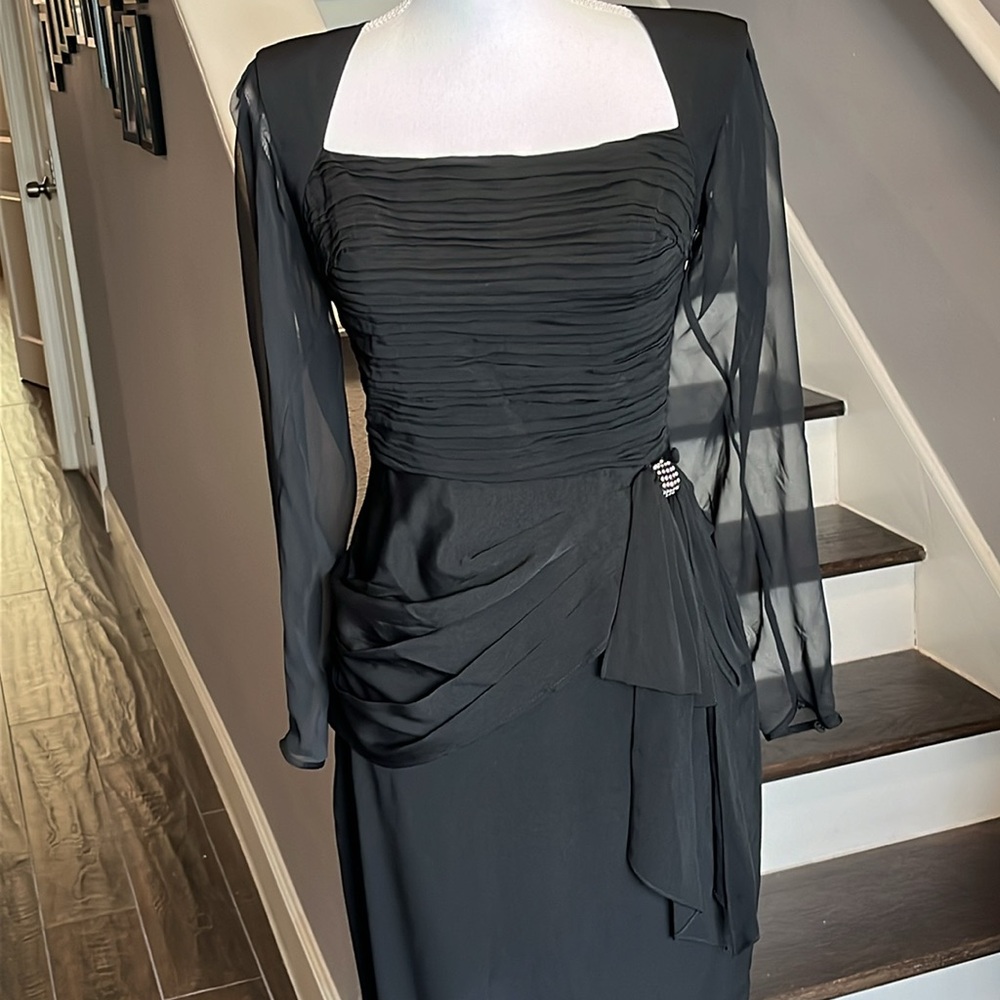 BB/Collections Classy Vintage Cocktail Dress Sz 8. Sheer Sleeves. Keyhole back